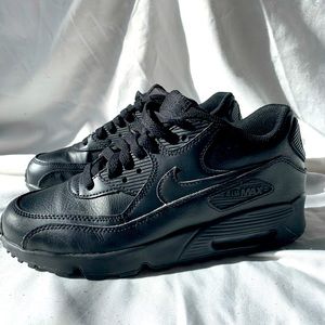 Nike Air Max 90 Leather Triple Black Youth 6